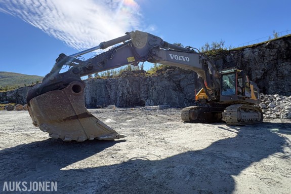 2017 Volvo EC480EL Beltegraver, KM3 HK-feste, 3000 l graveskuffe, sentralsmøring, 11 792 t - nylig sertifisert