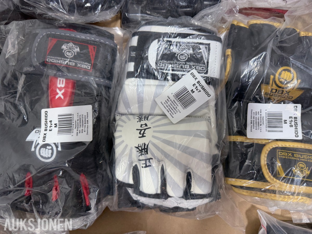 Stort parti DBX Bushido MMA-hansker og håndbeskyttelse