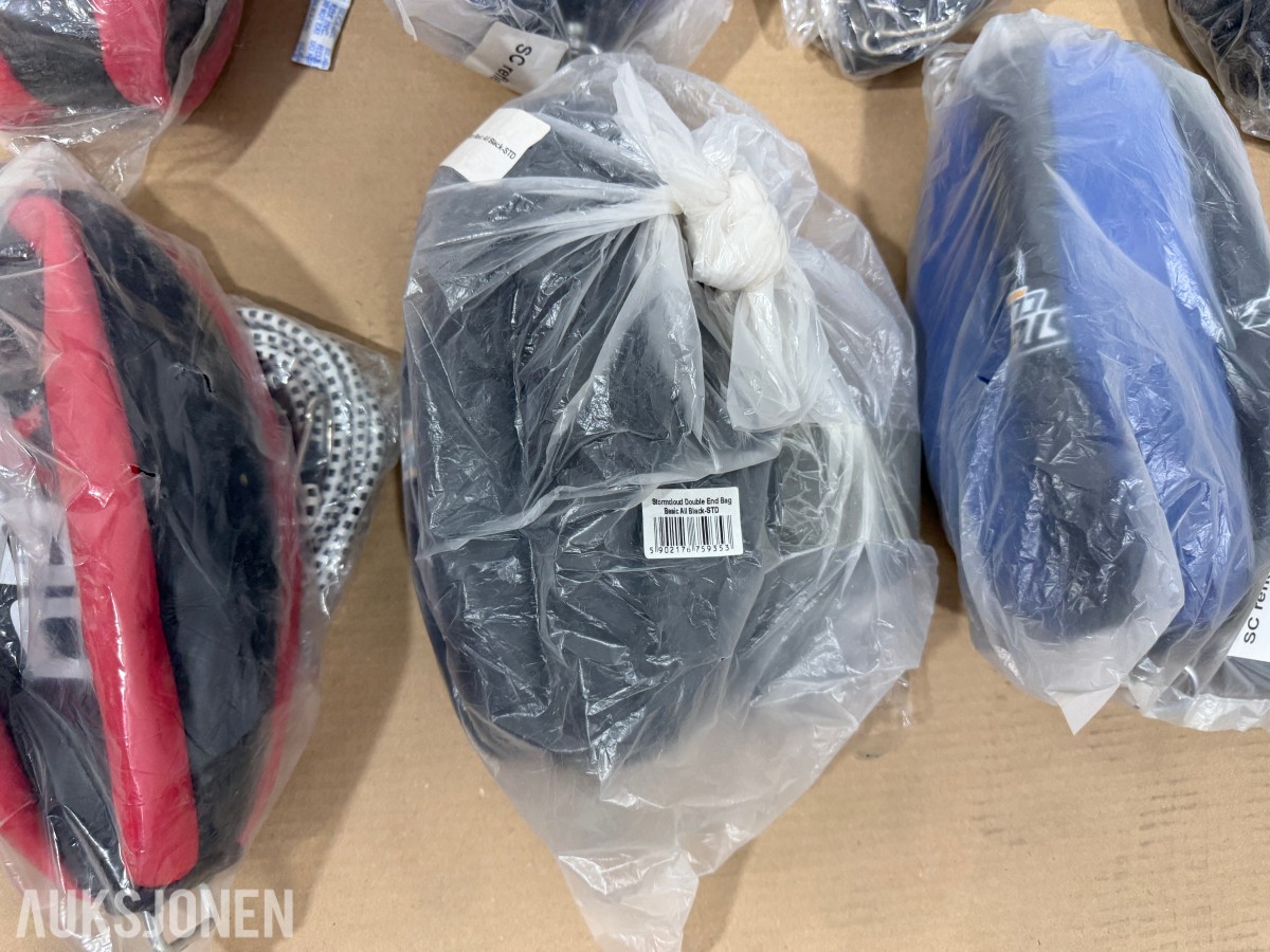 Parti med refleksballer og treningsutstyr – StormCloud / DBX Bushido
