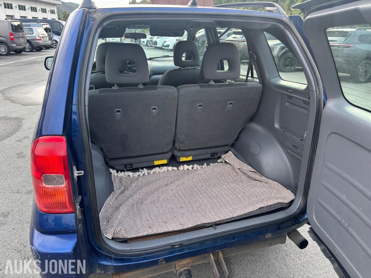 2003 Toyota RAV4 2.0 D-4D 116 HK 4WD