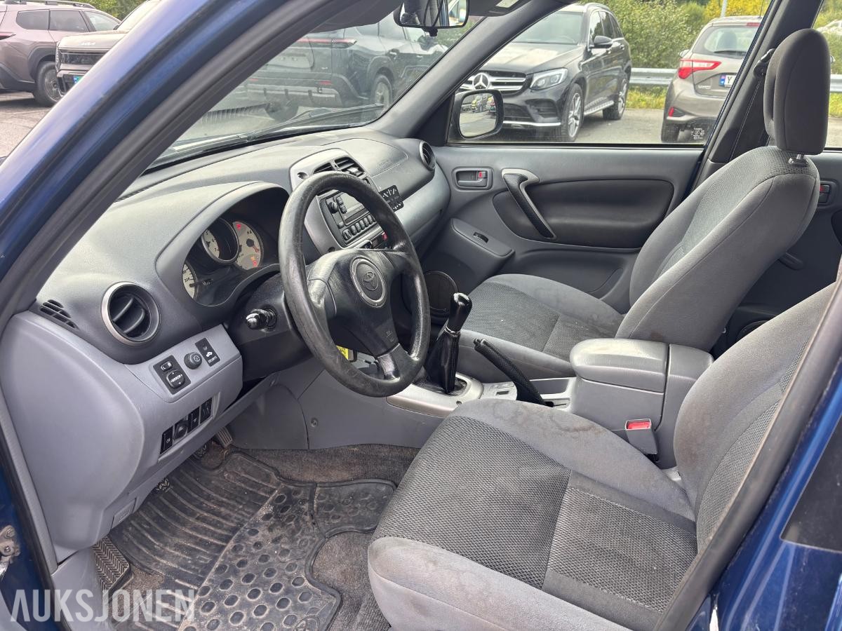 2003 Toyota RAV4 2.0 D-4D 116 HK 4WD