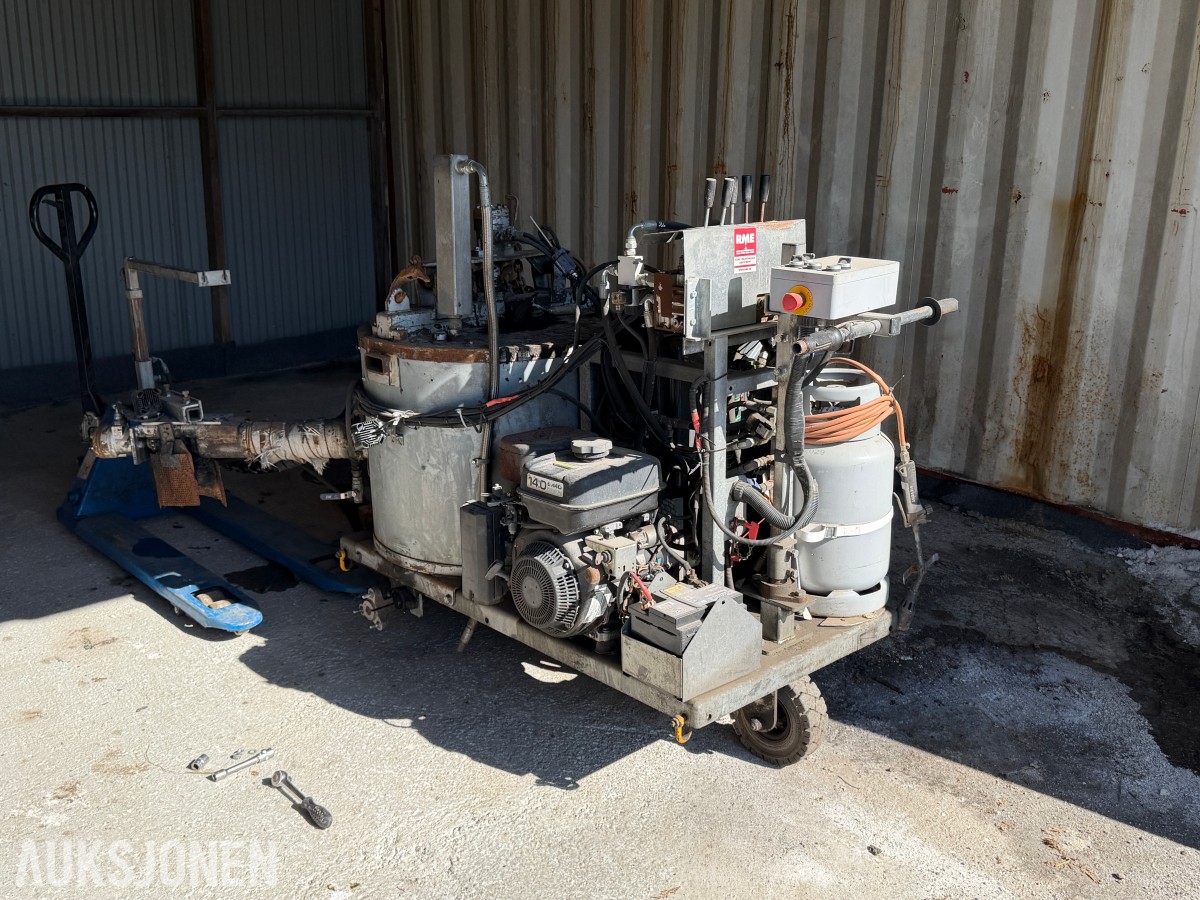 RME M75 asfaltfugemaskin