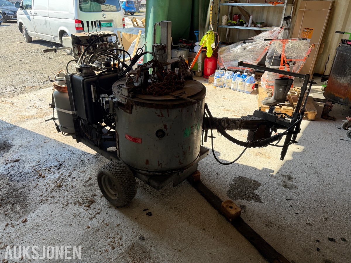 RME M75 asfaltfugemaskin