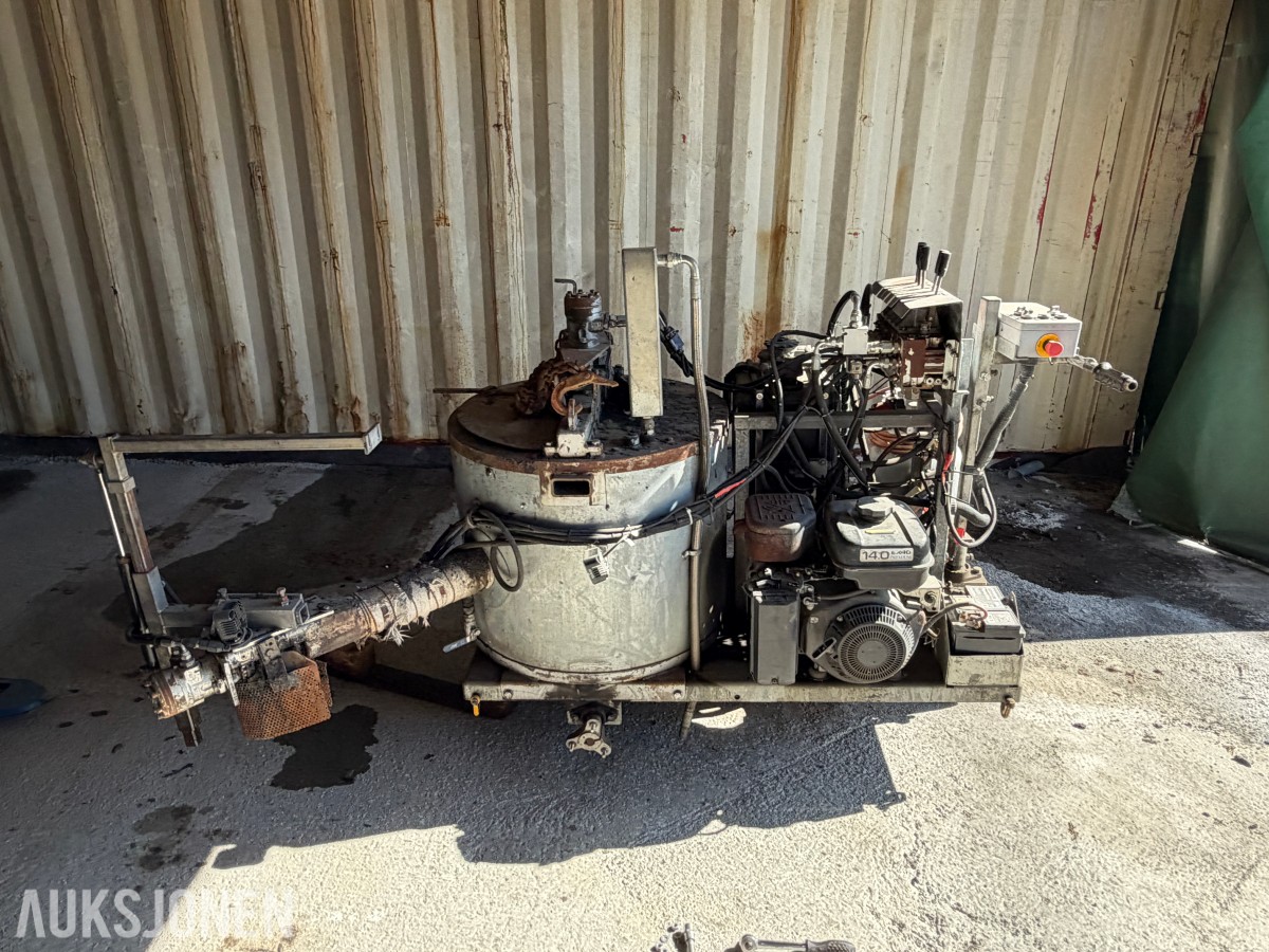 RME M75 asfaltfugemaskin