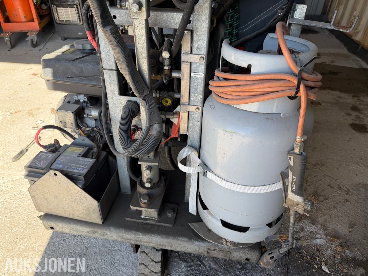 RME M75 asfaltfugemaskin