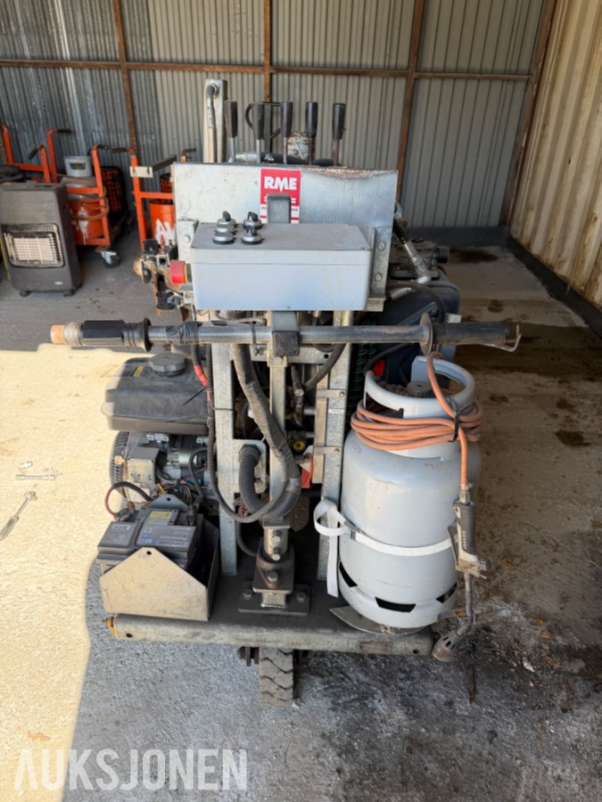 RME M75 asfaltfugemaskin