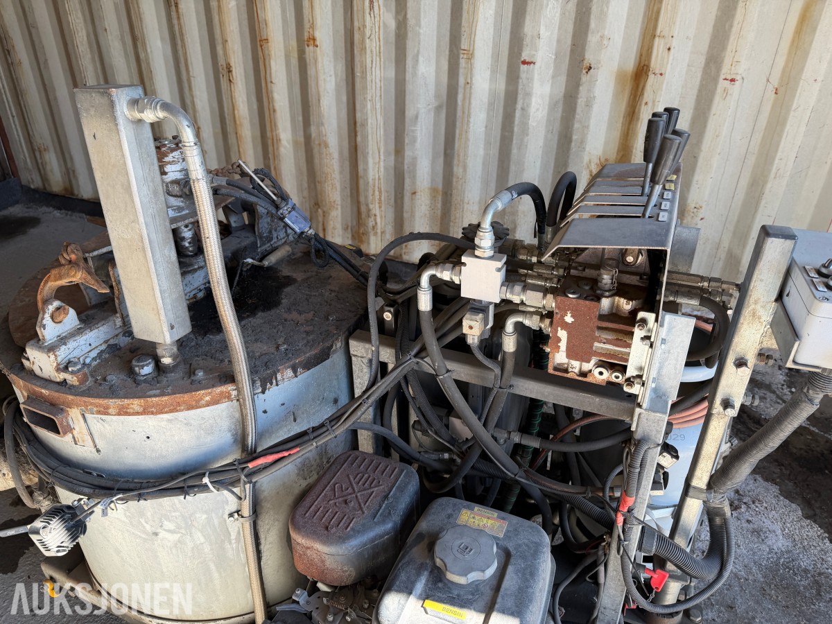 RME M75 asfaltfugemaskin