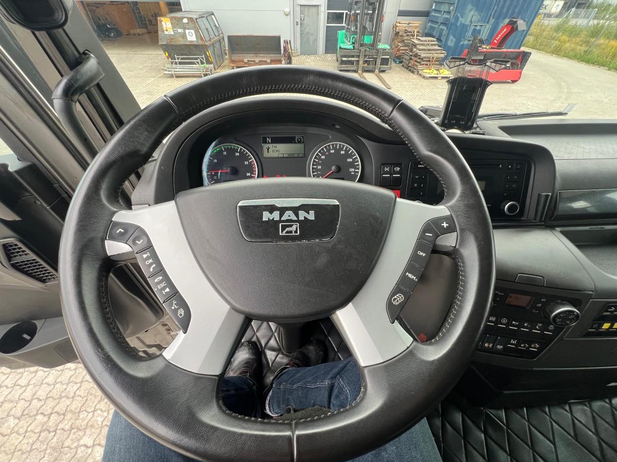 2009 MAN TGX 33.680 V8