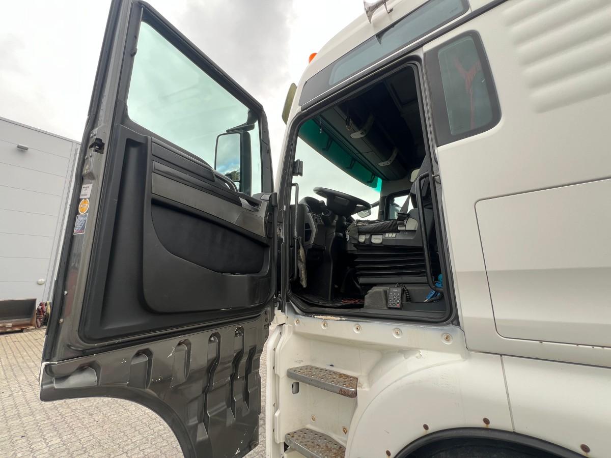 2009 MAN TGX 33.680 V8