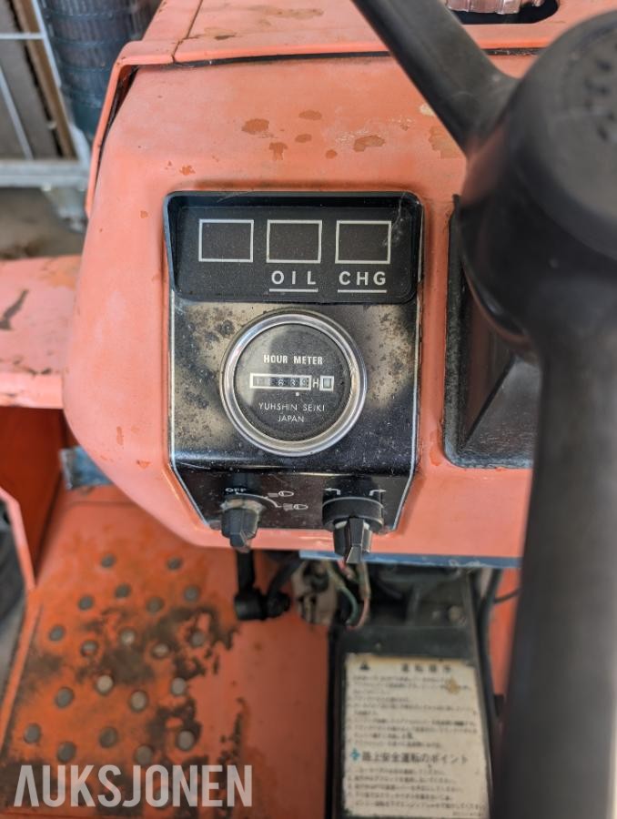 1990 Kubota B1400 traktor - mva fri