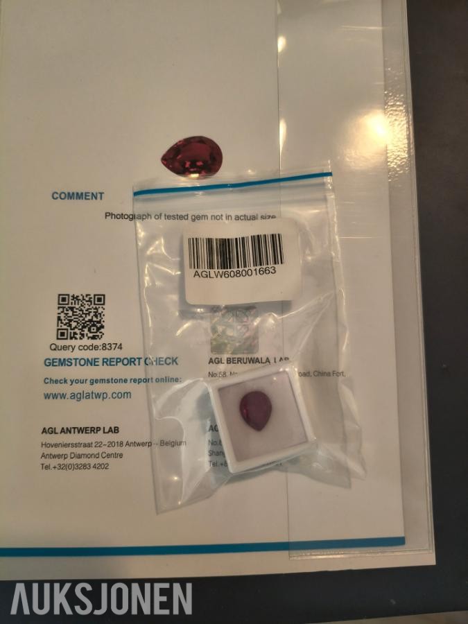 Praktfull Rubin Pigeon Blood * 5.68 CT * dråpeformet Edelsten