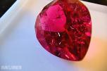 Praktfull Rubin Pigeon Blood * 5.68 CT * dråpeformet Edelsten