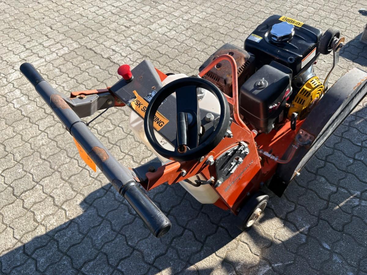 Husqvarna FS 400 LV bensindrevet betong/asfalt sag