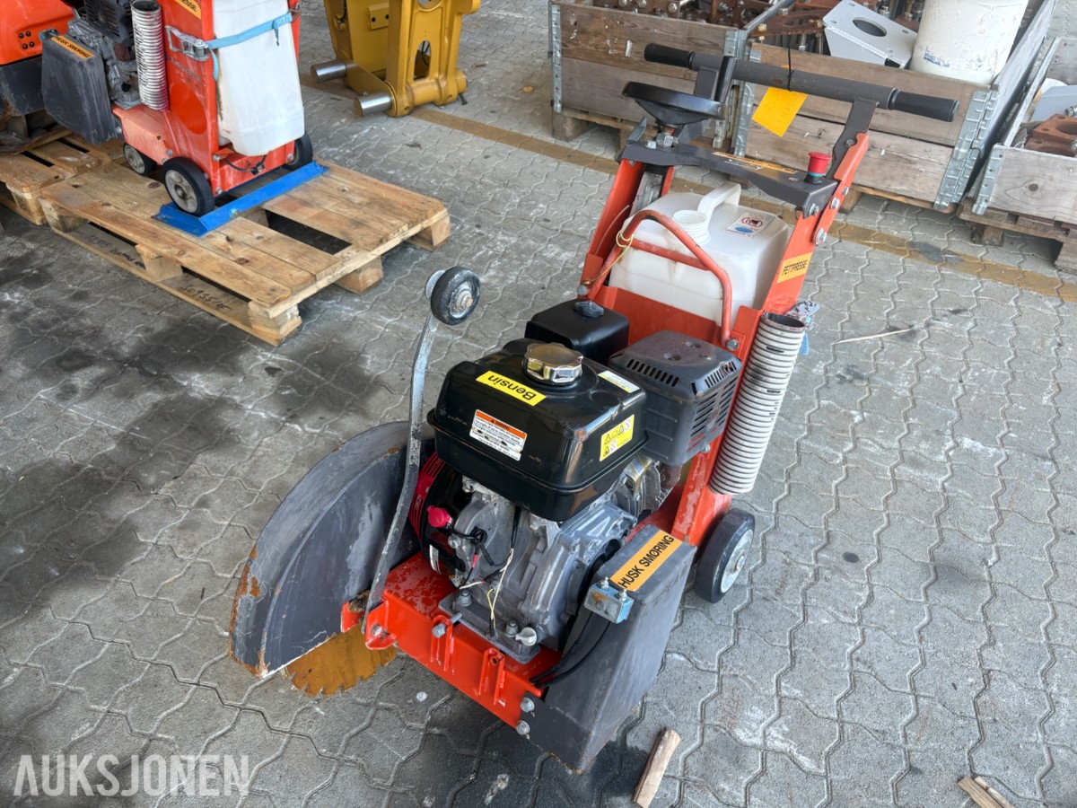 Husqvarna FS 400 LV, 2022-modell, bensindrevet betongsag/asfaltsag