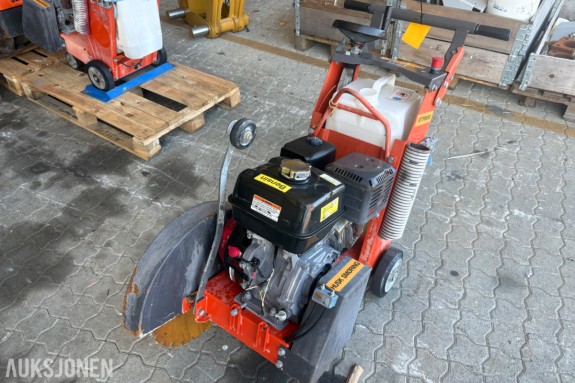 Husqvarna FS 400 LV, 2022-modell, bensindrevet betongsag/asfaltsag