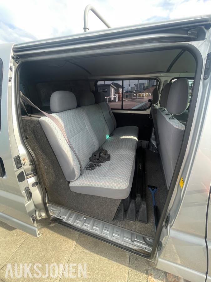 2006 Toyota HiAce 2.5 Diesel 102hk 4WD 6-seter *Ingen minstepris*