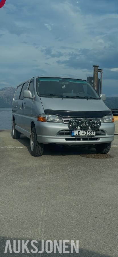2006 Toyota HiAce 2.5 Diesel 102hk 4WD 6-seter *Ingen minstepris*