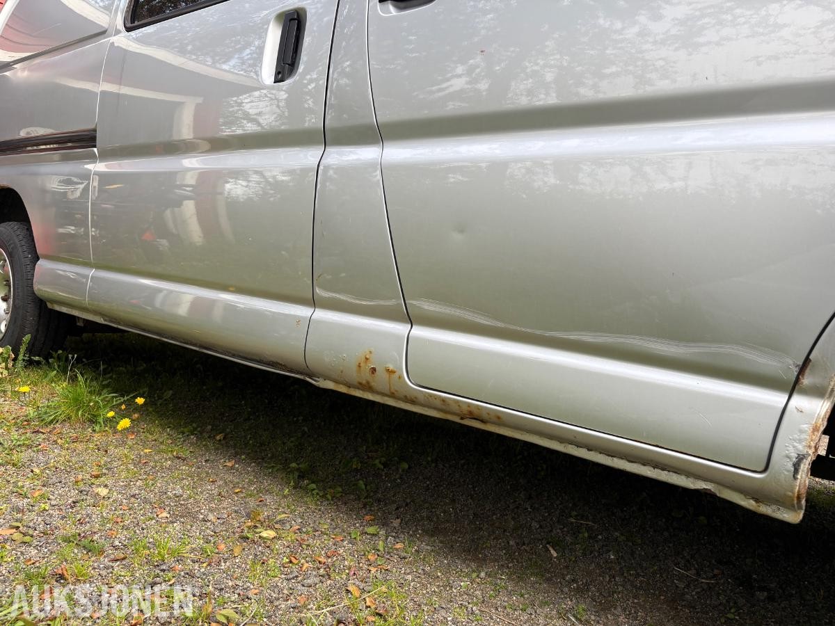 2006 Toyota HiAce 2.5 Diesel 102hk 4WD 6-seter *Ingen minstepris*