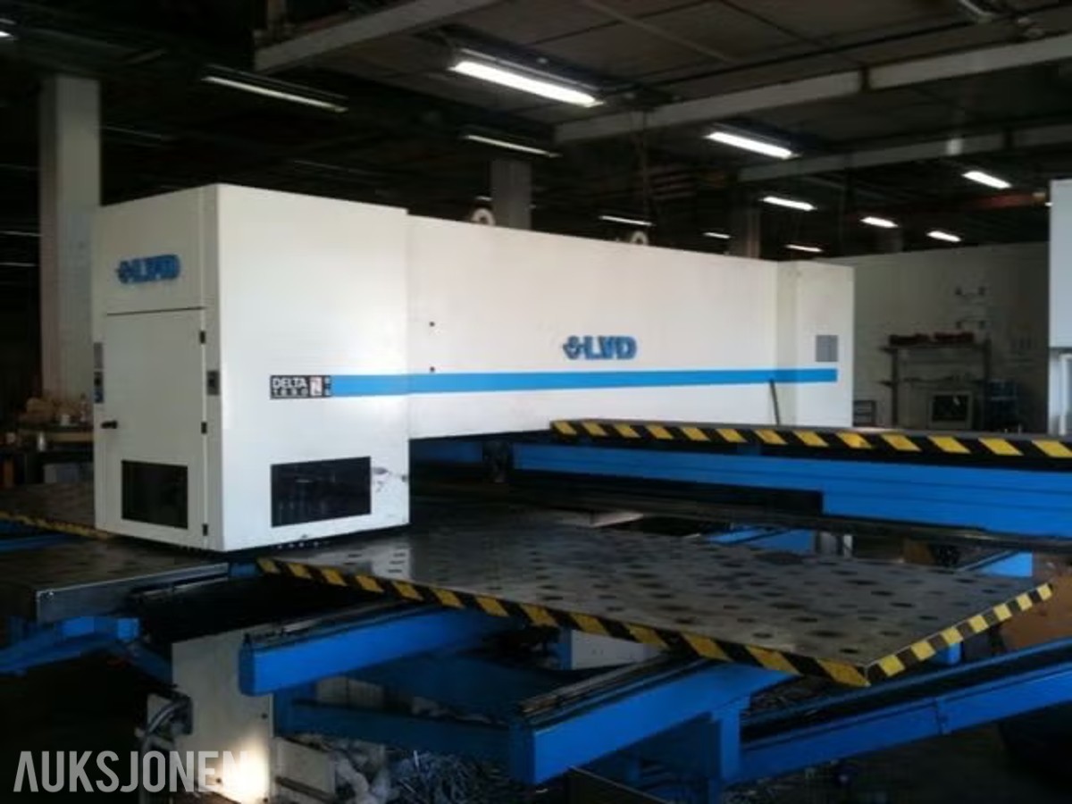 1996 LVD Delta 1250 LB CNC revolverstanse | Long Beam