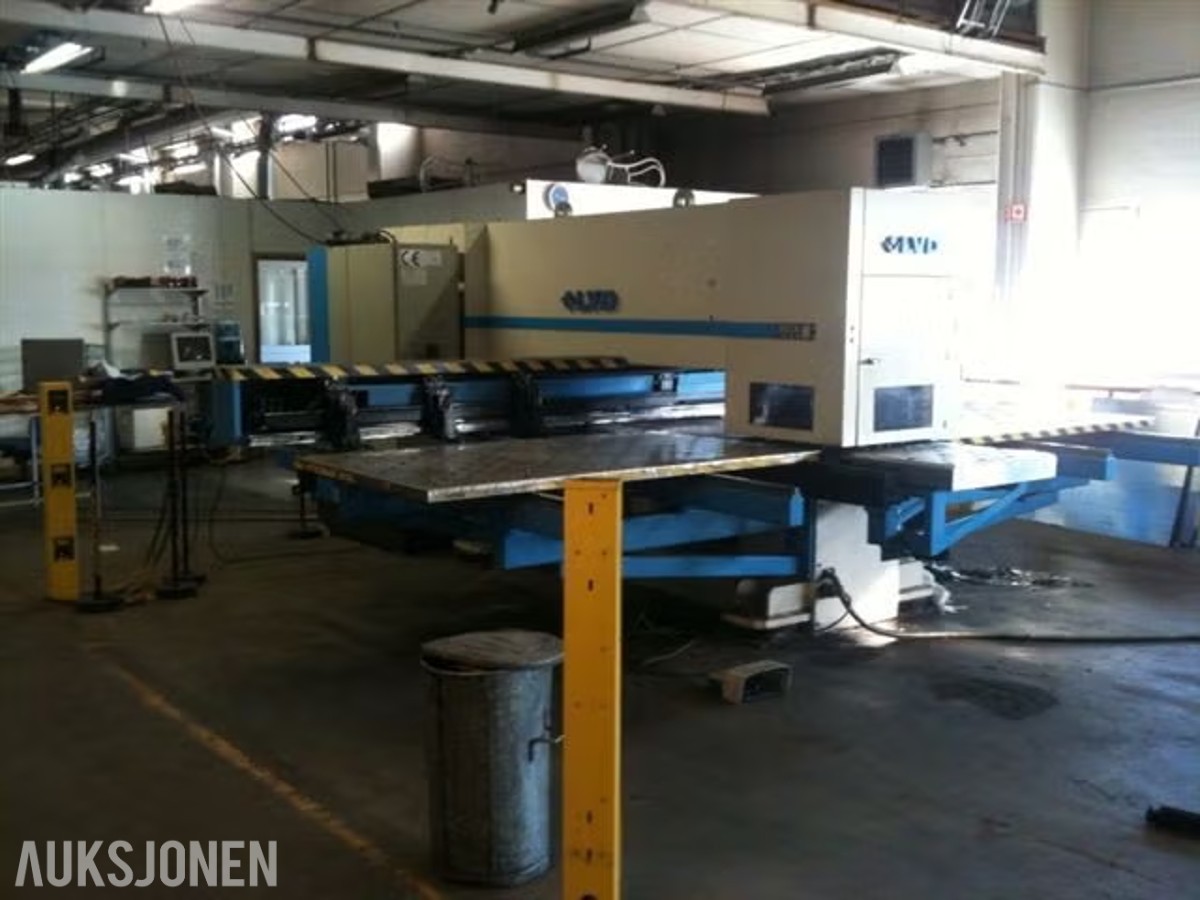 1996 LVD Delta 1250 LB CNC revolverstanse | Long Beam