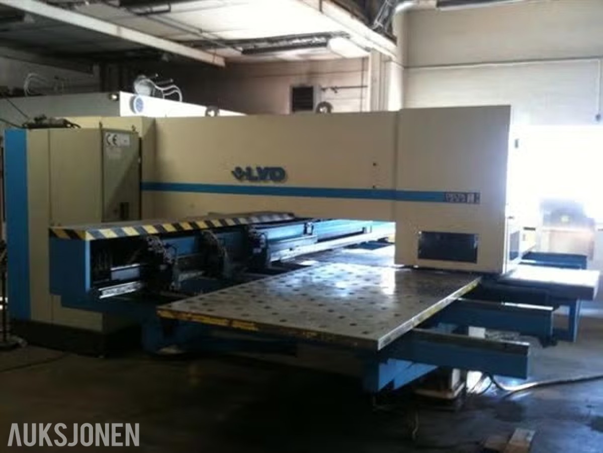 1996 LVD Delta 1250 LB CNC revolverstanse | Long Beam