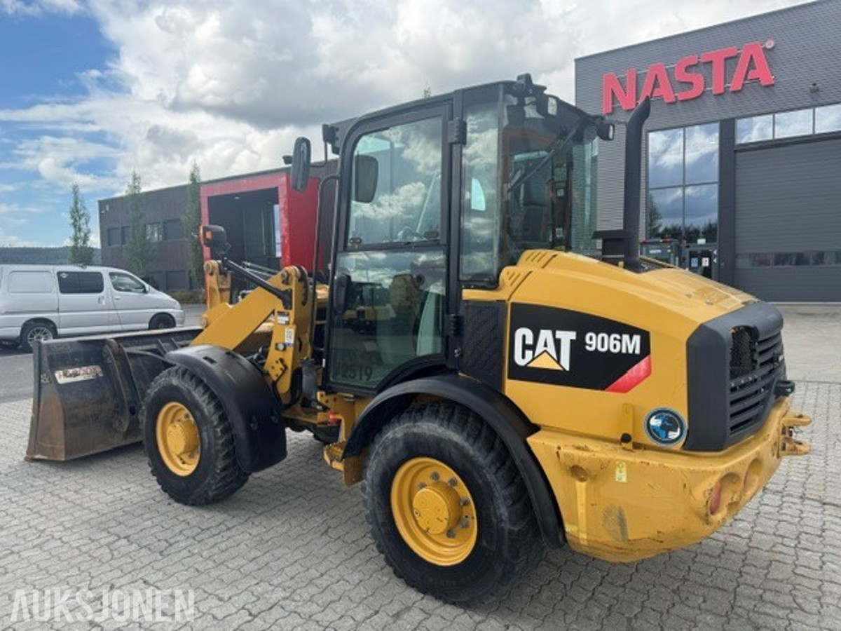 Hjullaster CAT 906M 2015 – HK-feste, ABL-skuffe – 4 531 timer