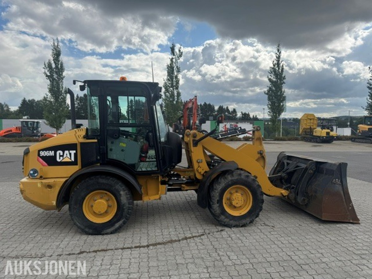 Hjullaster CAT 906M 2015 – HK-feste, ABL-skuffe – 4 531 timer