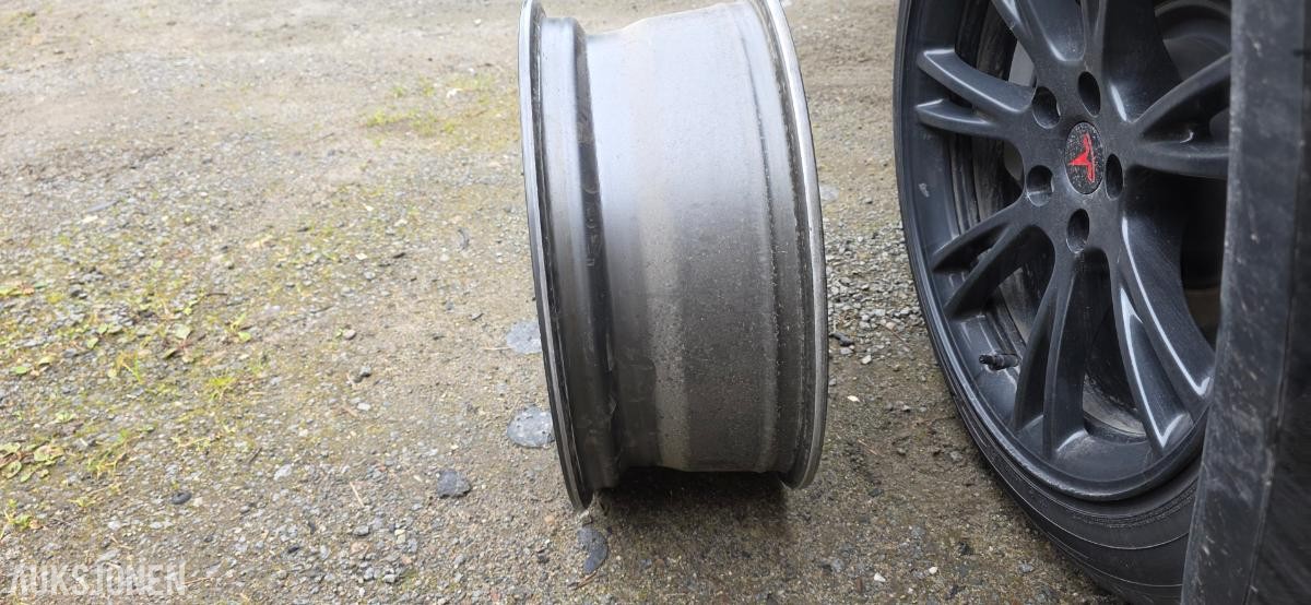 Mega Wheels Gunmetal eller Matt Grey - Felg 17"