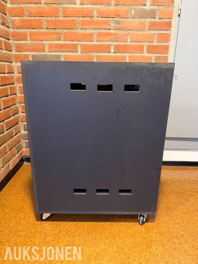 Svart Rackskap/ Serverskap