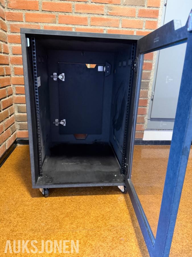 Svart Rackskap/ Serverskap