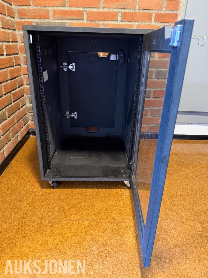Svart Rackskap/ Serverskap