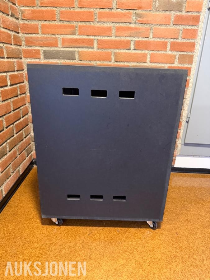 Svart Rackskap/ Serverskap