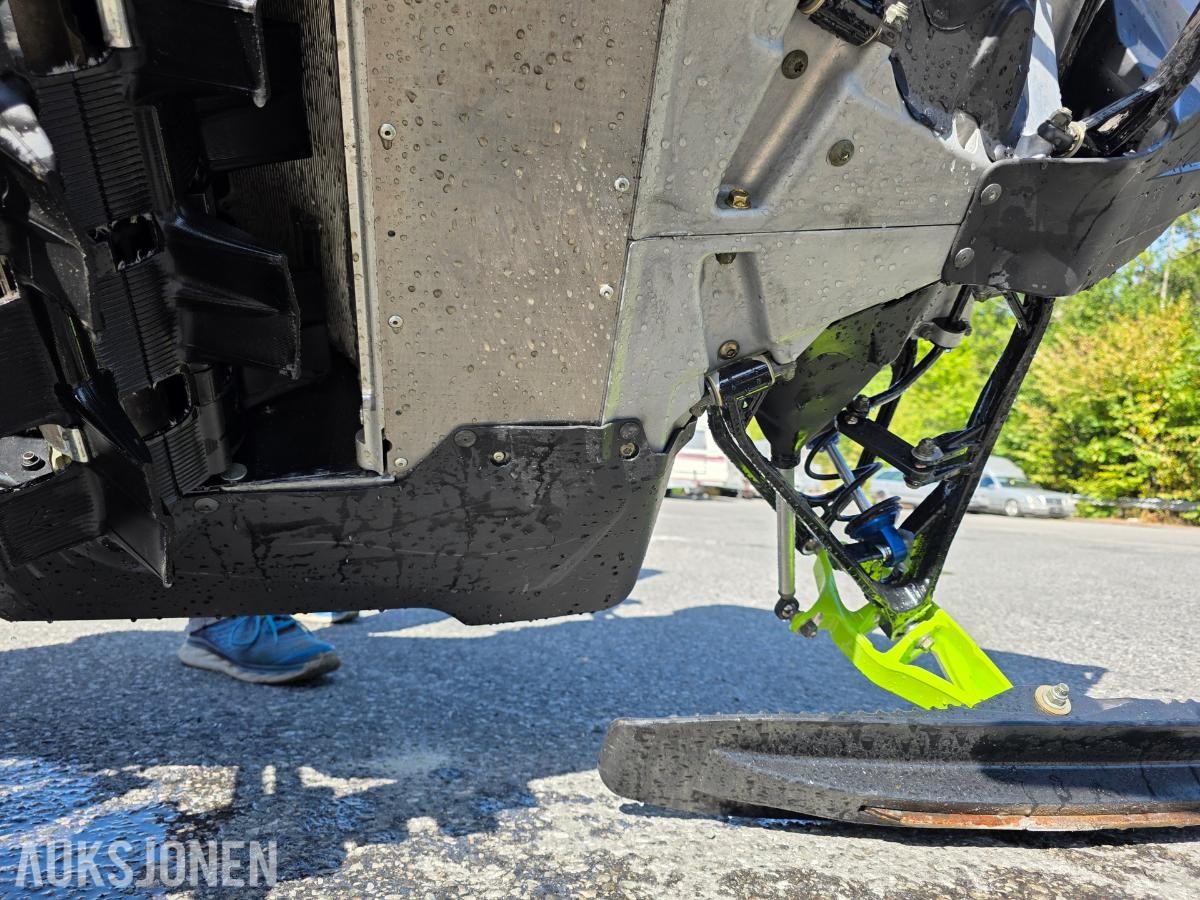 2024 Polaris 9R RMK Khaos Slash