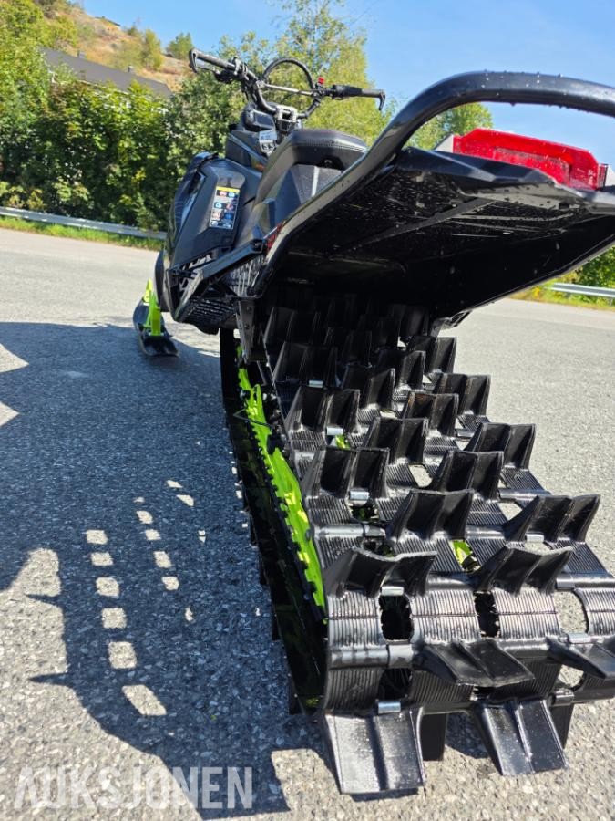 2024 Polaris 9R RMK Khaos Slash