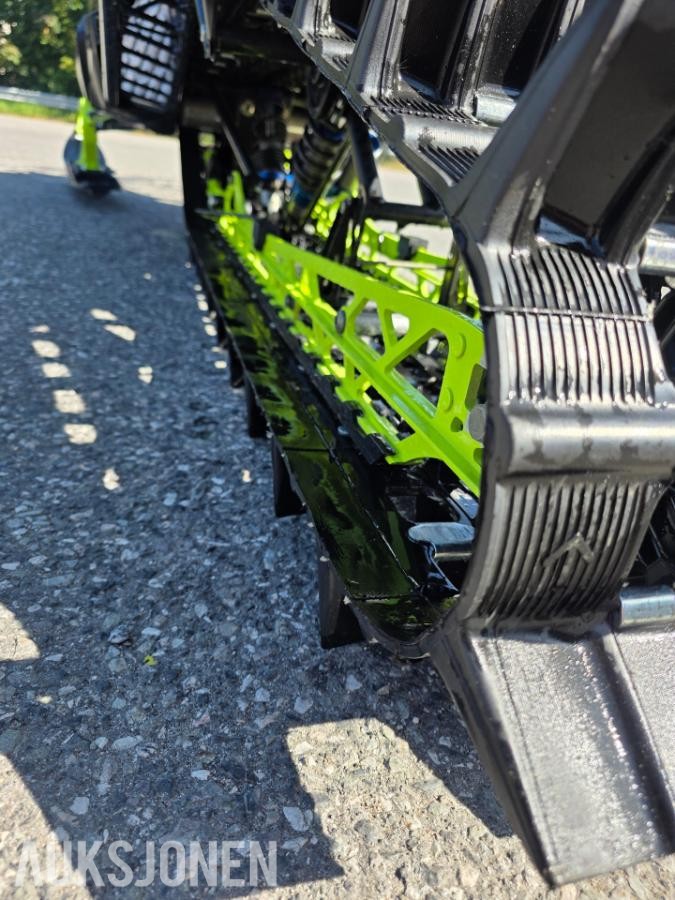 2024 Polaris 9R RMK Khaos Slash