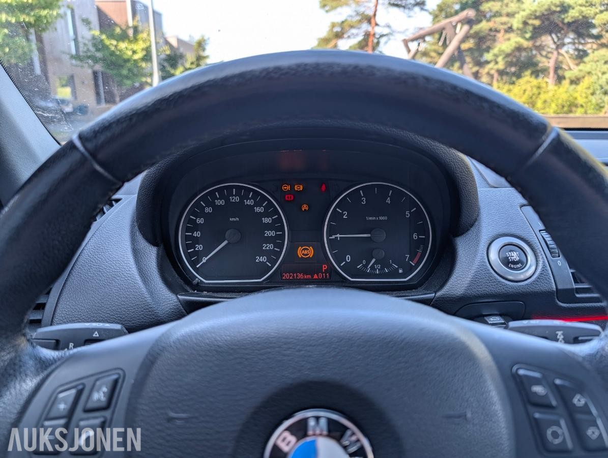 2011 BMW 1-serie, 118I 2.0, Delebil/reparasjonsobjekt