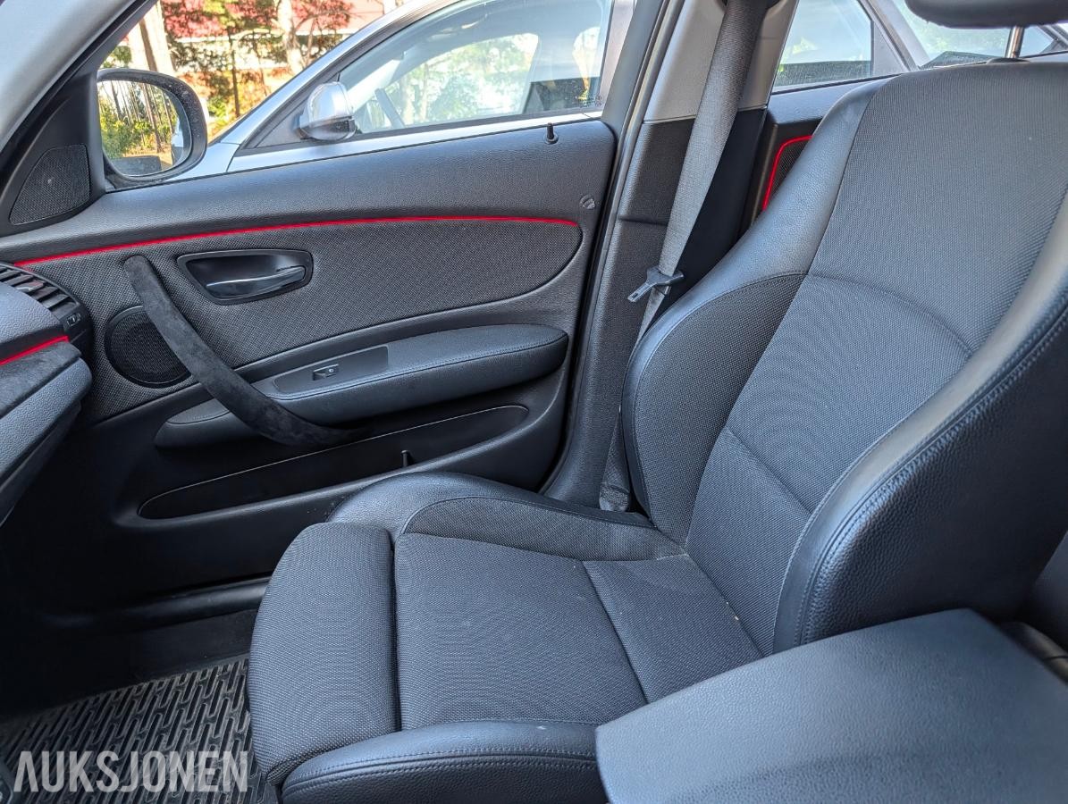 2011 BMW 1-serie, 118I 2.0, Delebil/reparasjonsobjekt