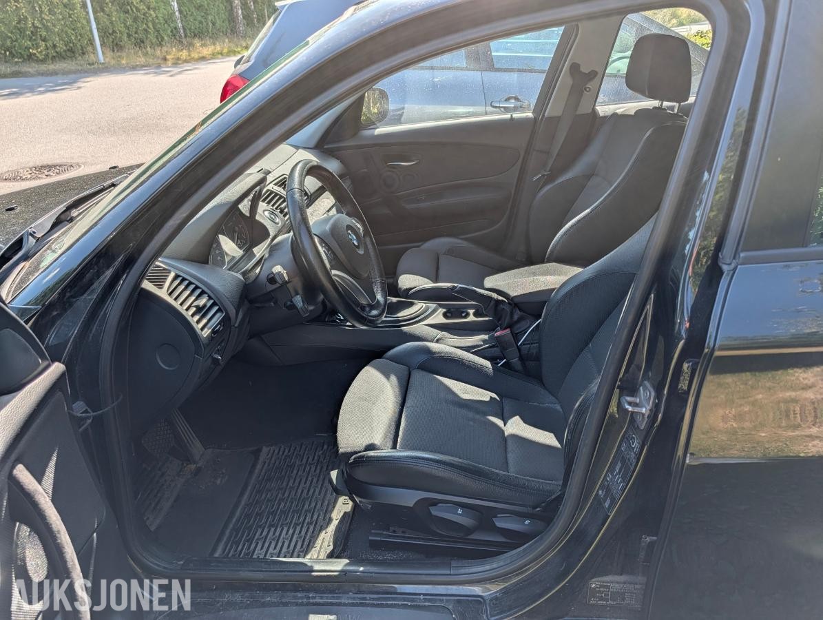 2011 BMW 1-serie, 118I 2.0, Delebil/reparasjonsobjekt