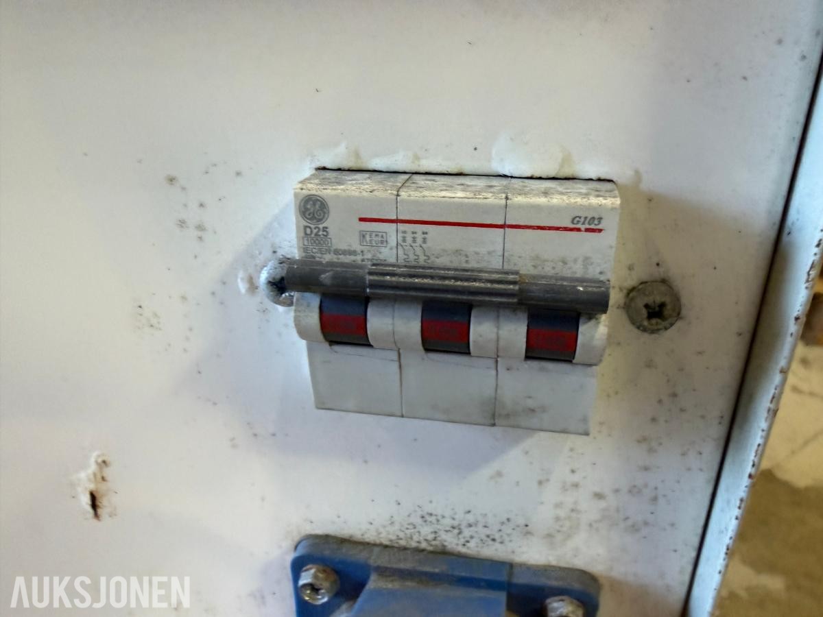 2009 Strømomformer  400 V til 230 V