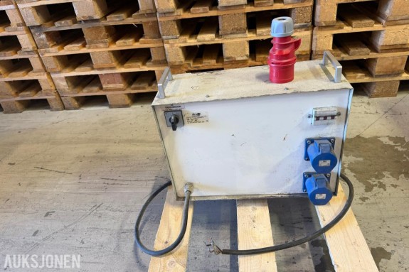 2009 Strømomformer 400 V til 230 V