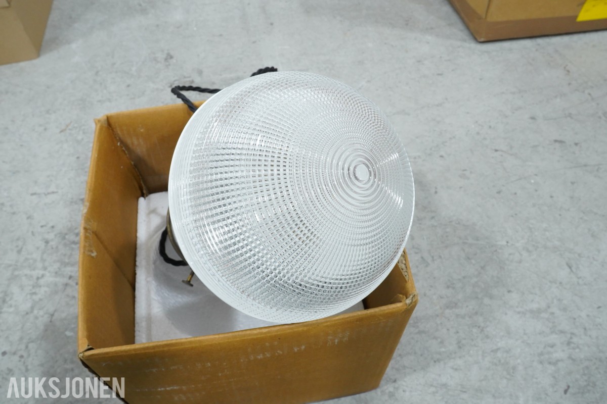 Større belysningsparti – DCW éditions, SG Armaturen, Equilight og Mean Well