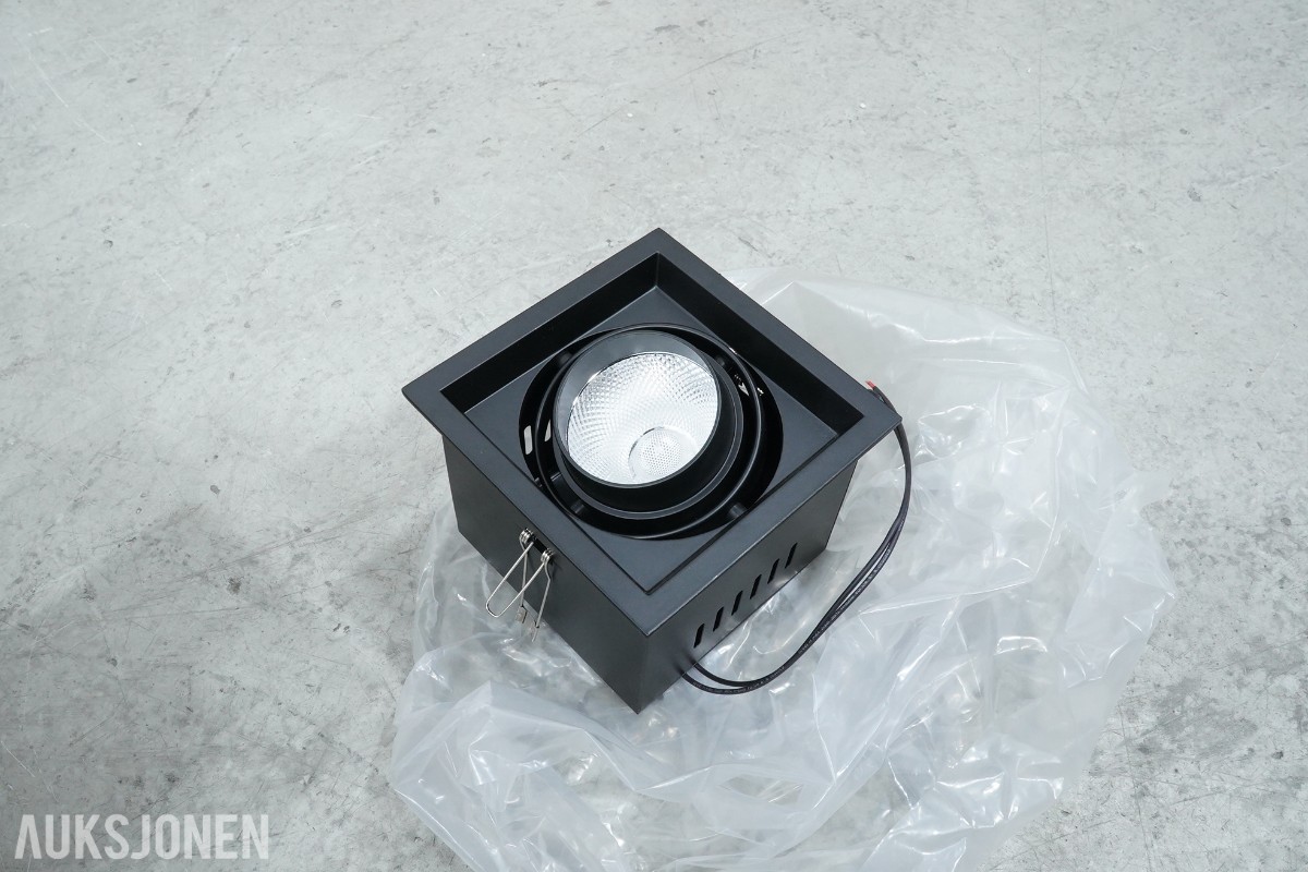 Større belysningsparti – DCW éditions, SG Armaturen, Equilight og Mean Well