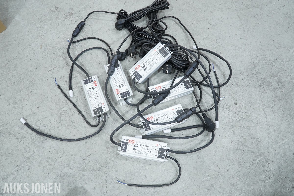 Større belysningsparti – DCW éditions, SG Armaturen, Equilight og Mean Well