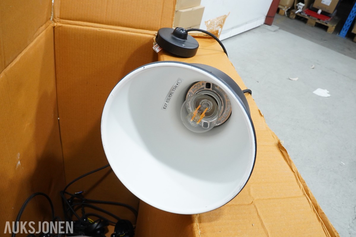 Større belysningsparti – DCW éditions, SG Armaturen, Equilight og Mean Well