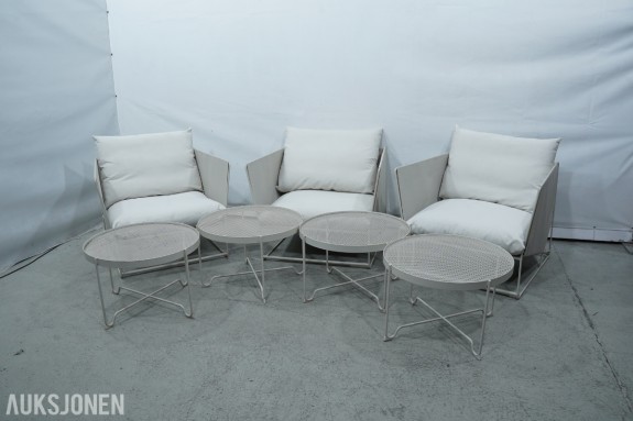 3 IKEA HAVSTEN loungestoler med puter og 4 KROKHOLMEN bord