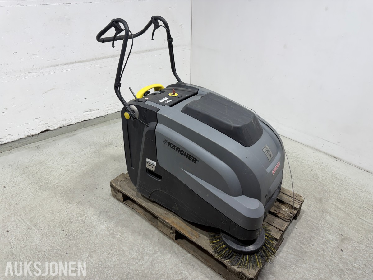 2017 Kärcher Professional KM 75/40 W Bp Pack batteridrevet feiemaskin