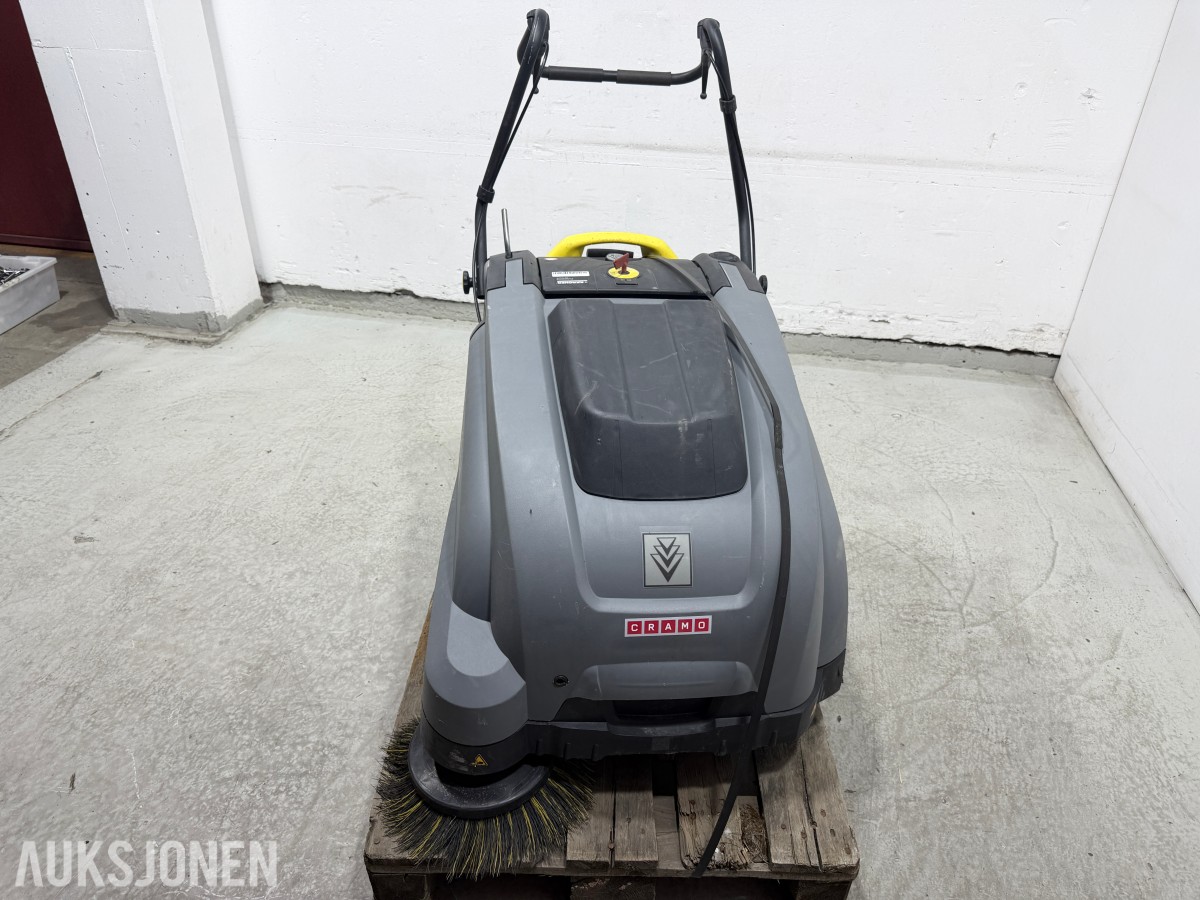 2017 Kärcher Professional KM 75/40 W Bp Pack batteridrevet feiemaskin