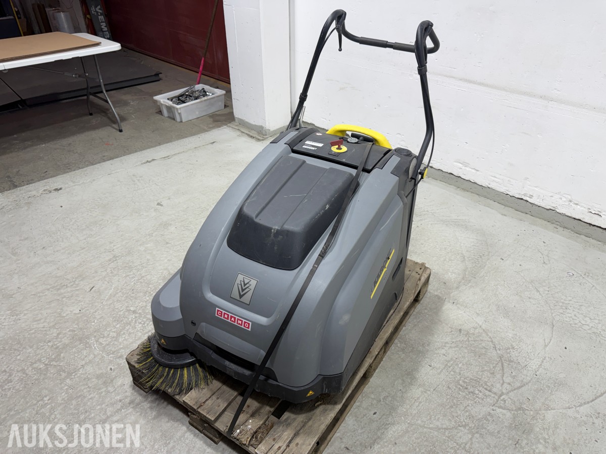 2017 Kärcher Professional KM 75/40 W Bp Pack batteridrevet feiemaskin