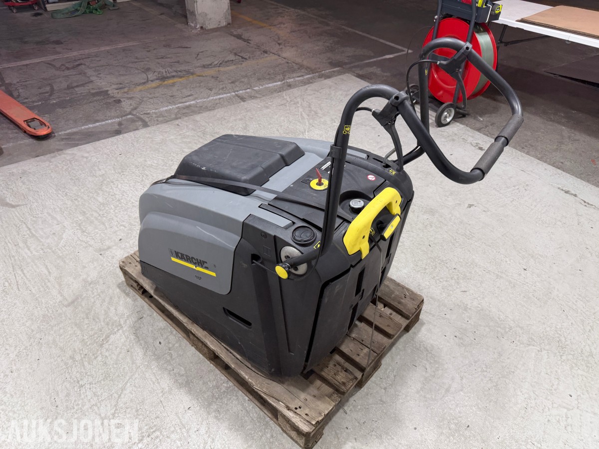 2017 Kärcher Professional KM 75/40 W Bp Pack batteridrevet feiemaskin