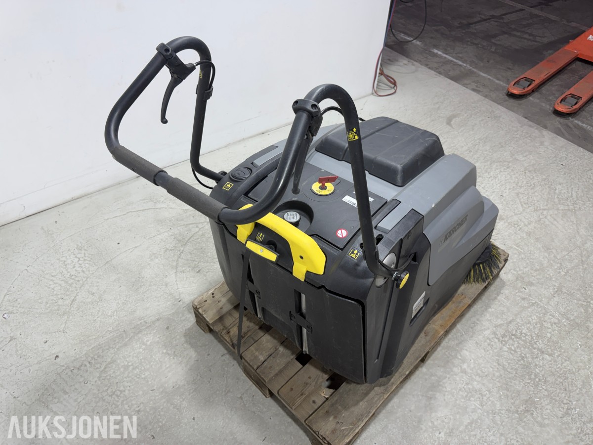 2017 Kärcher Professional KM 75/40 W Bp Pack batteridrevet feiemaskin
